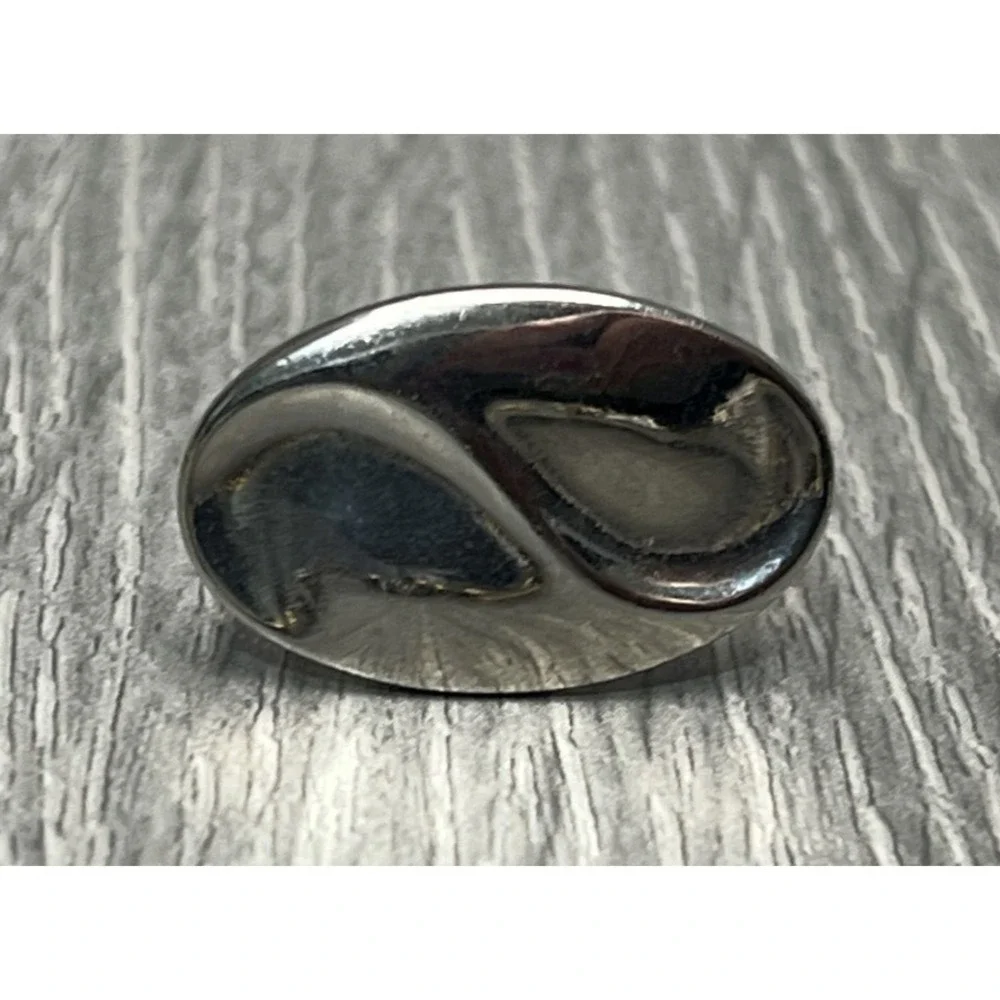 Elegant Silver Tone Oval Swirl Design Cufflinks Men's Formal Accessory